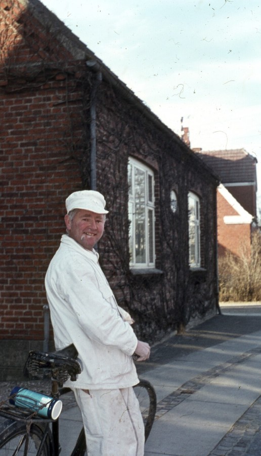 Murer Henry Jørgensen som var bror til Rud Jørgensen forand Hovedgaden 26